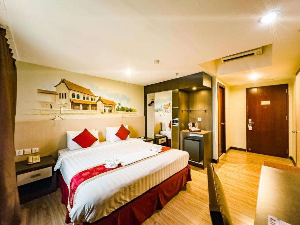 Hermes Palace Hotel Medan Exterior foto