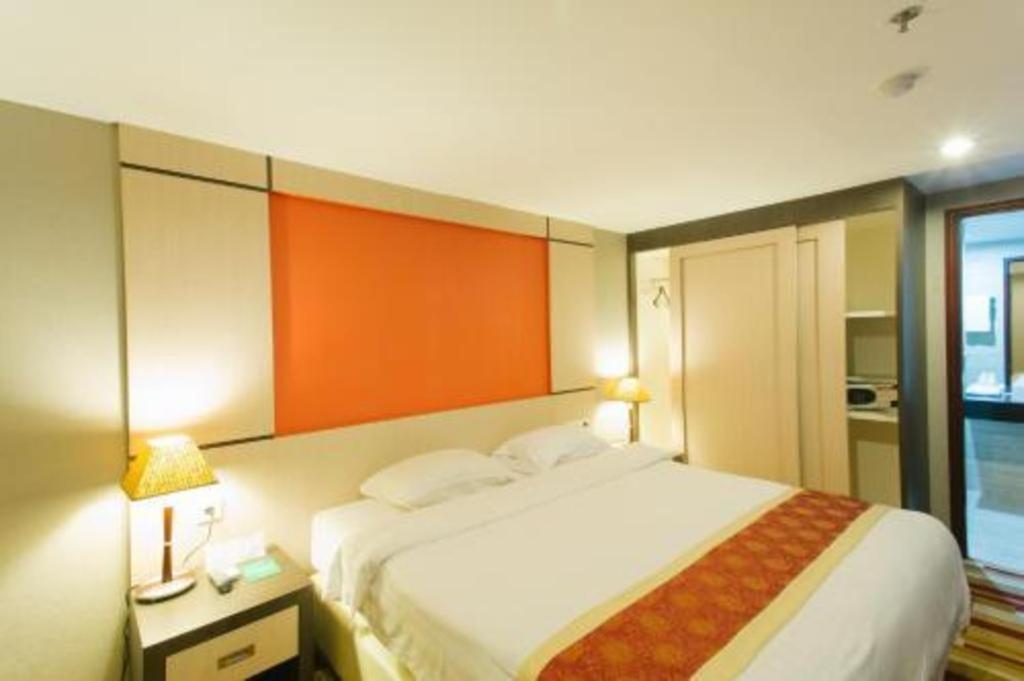 Hermes Palace Hotel Medan Exterior foto
